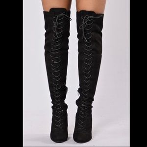Sexy thigh high heeled boots with lace up detail, size 7, new in box